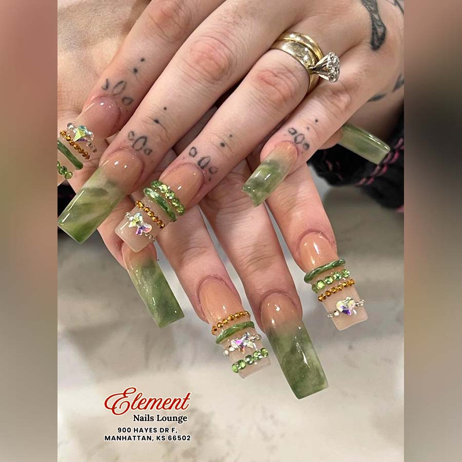 Nail trending